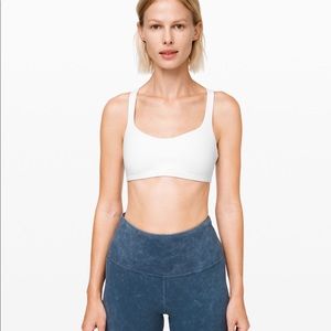 Lululemon Free to Be Bra Sz 4 white